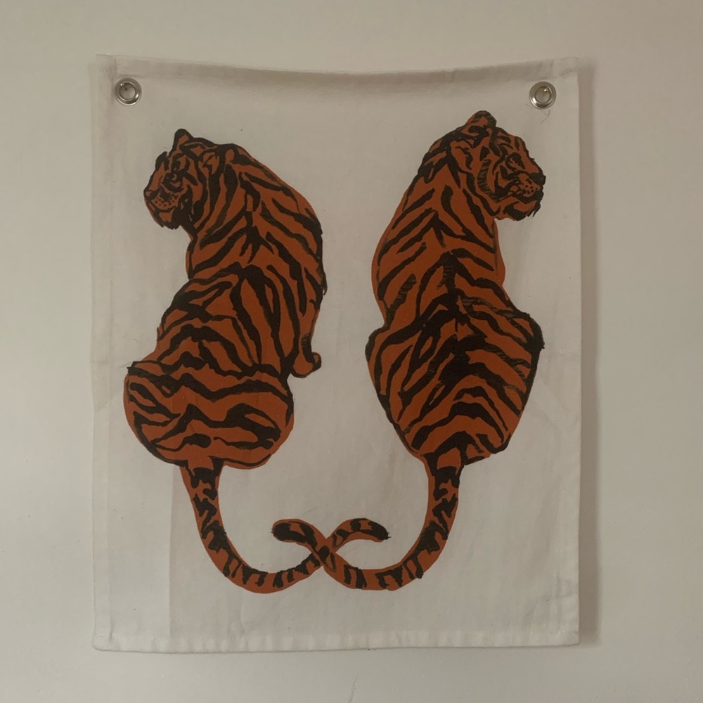 Urban outfitters tiger banner 🐅sold out 🐅
